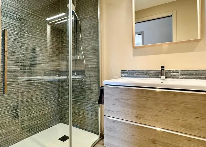 Les Flamants Roses La Capte T2 4 Personnes 200m De La Hyères